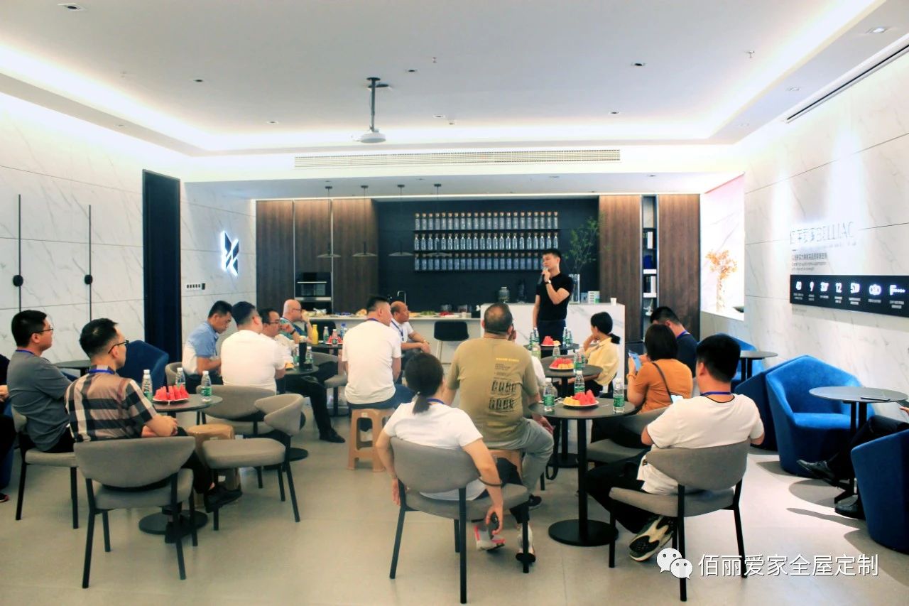 全屋定制.jpg 全屋定制.jpg